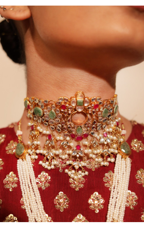 Daania (choker)